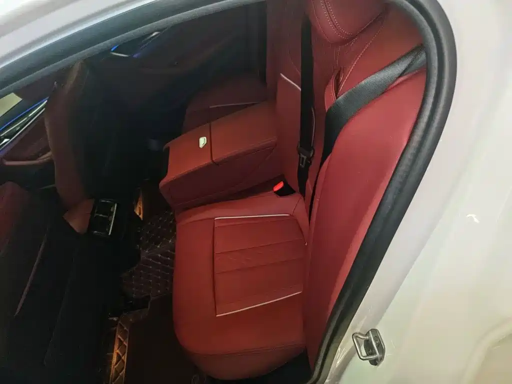 BMW 5 Series 2023 — фото 11