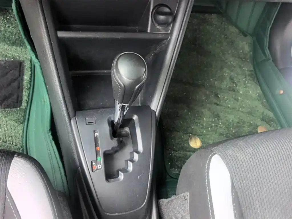 Toyota Yaris L 2020 — фото 14