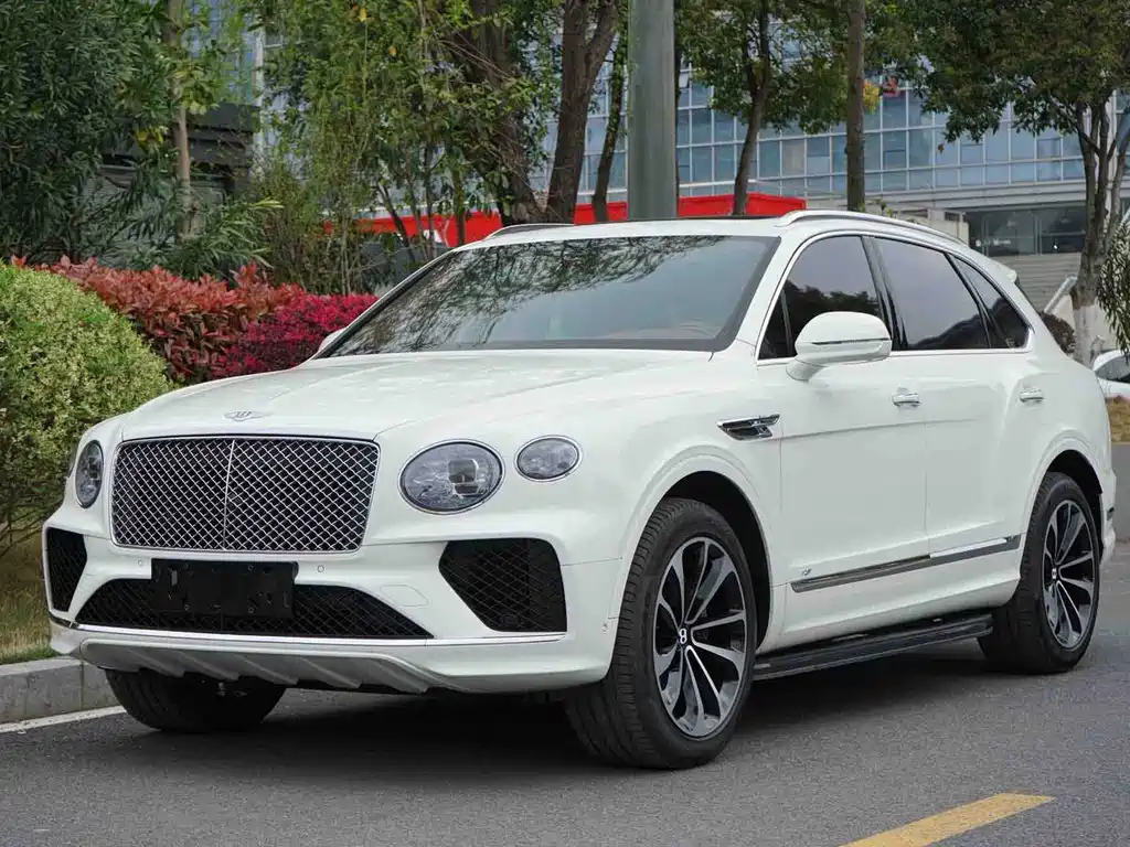 Bentley Bentayga 2022 — фото 1