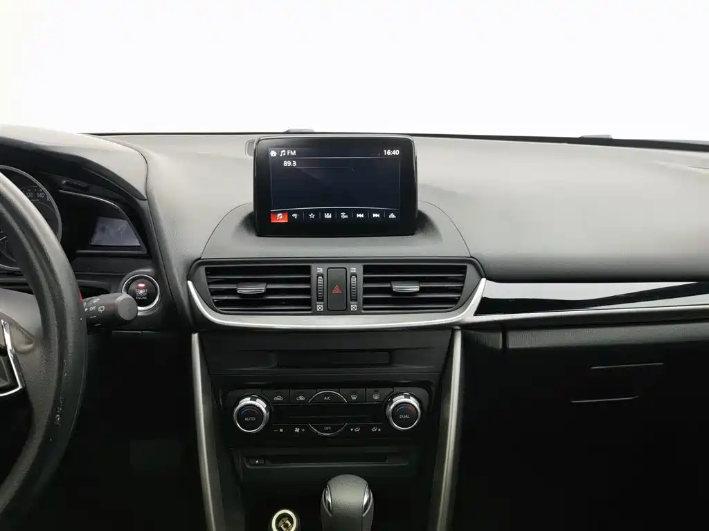 Mazda CX-4 2017 — фото 12