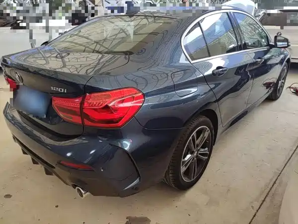 BMW 1 Series 2021