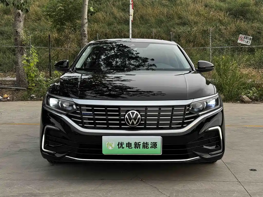 Volkswagen Passat PHEV 2022