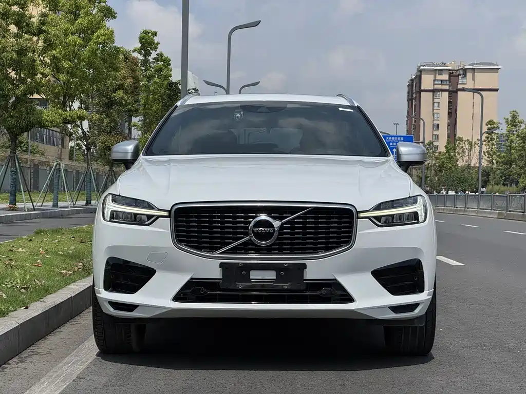 Volvo XC60 2018 — фото 2
