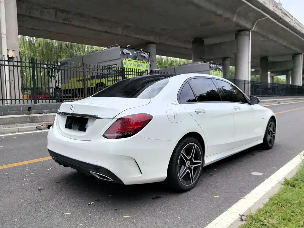 Mercedes-Benz C-Class 2021 — фото 17
