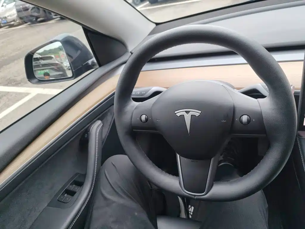 Tesla Model Y 2022 — фото 7