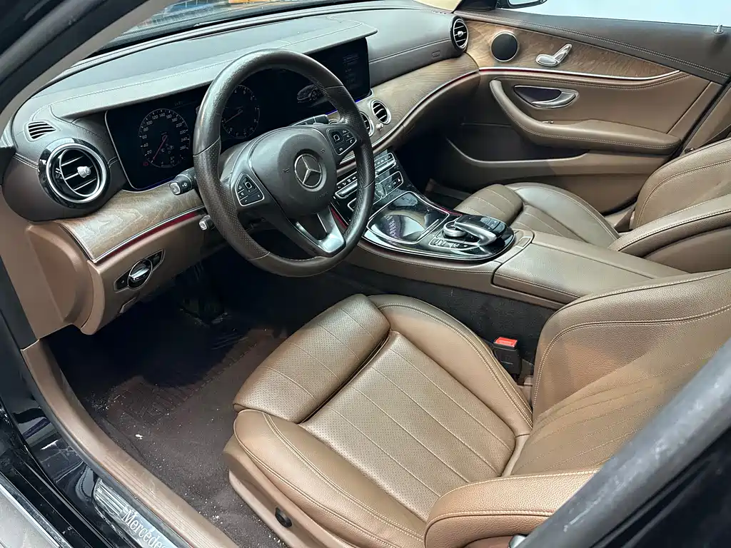 Mercedes-Benz E-Class 2018 — фото 11