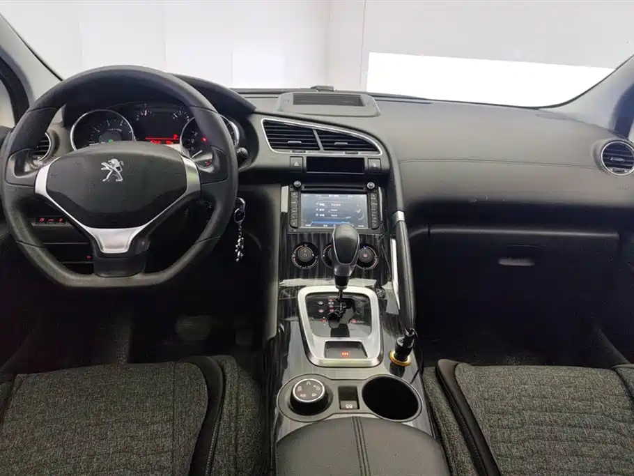 Peugeot 3008 2015 — фото 12