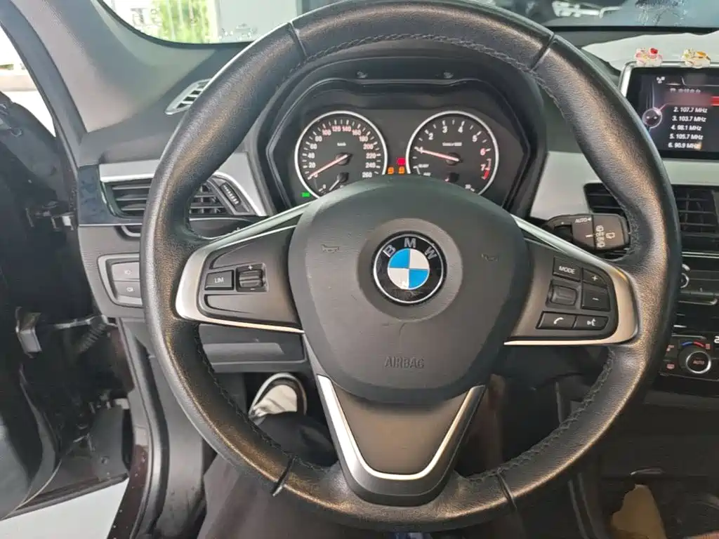 BMW X1 2017 — фото 11