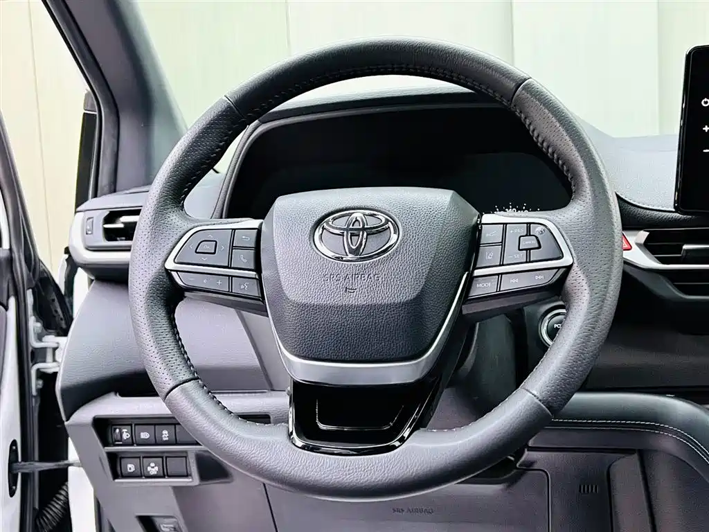 Toyota Sienna 2025 — фото 10