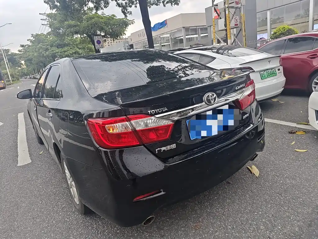 Toyota Camry 2012 — фото 10