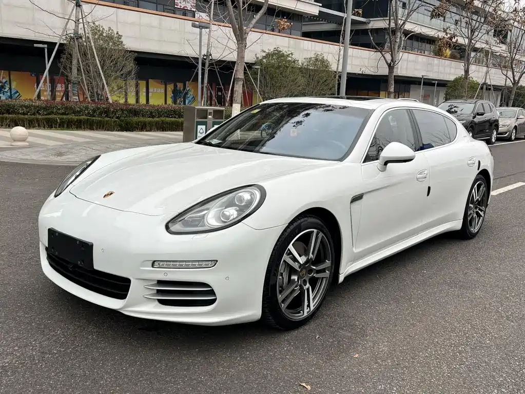 Porsche Panamera 2015 — фото 1