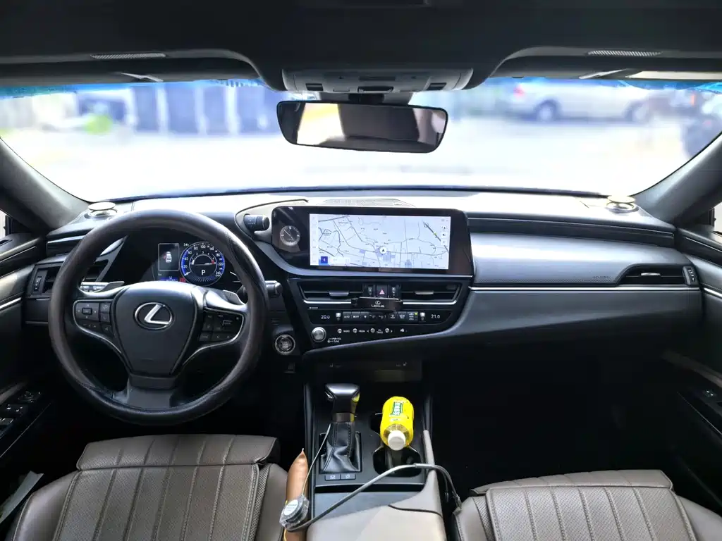 Lexus ES 2023 — фото 10