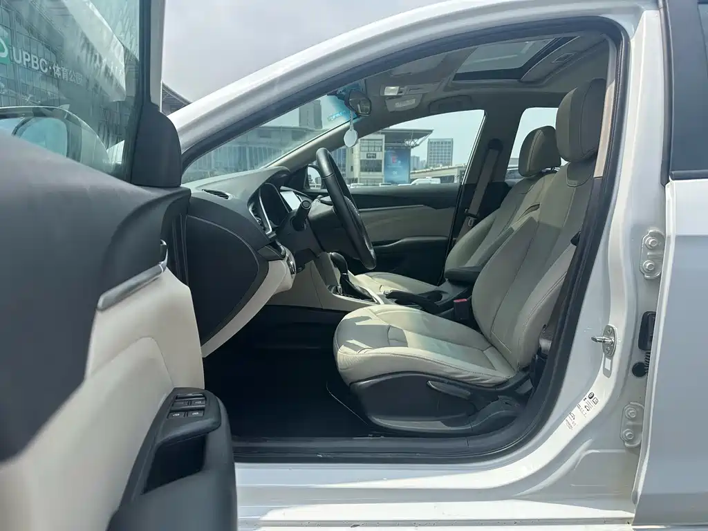 Buick Excelle 2018 — фото 10