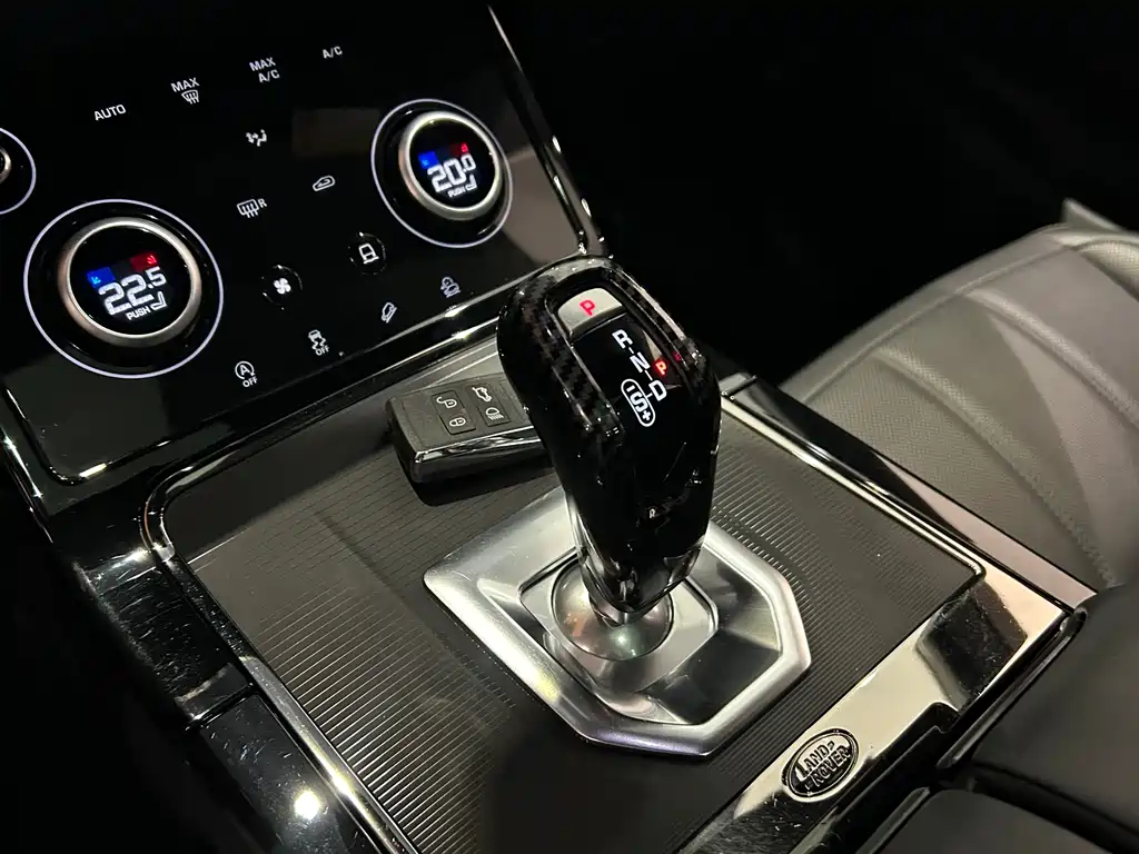 Land Rover Evoque 2021 — фото 13