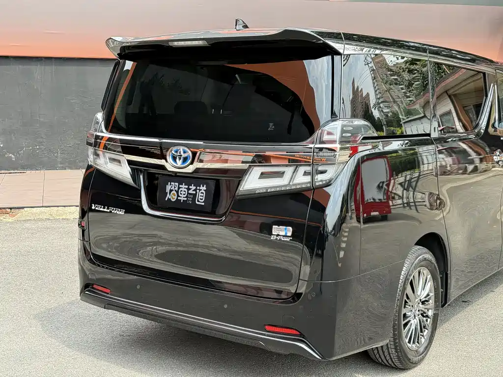 Toyota Vellfire 2021 — фото 27