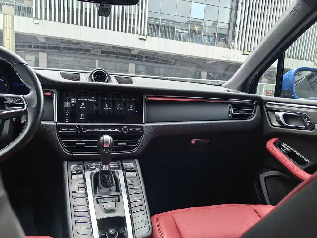 Porsche Macan 2020 — фото 17