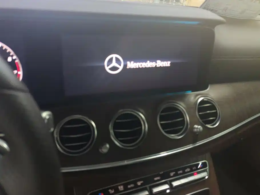 Mercedes-Benz E-Class 2017 — фото 13