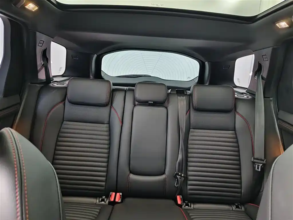 Land Rover Discovery Sport 2023 — фото 9