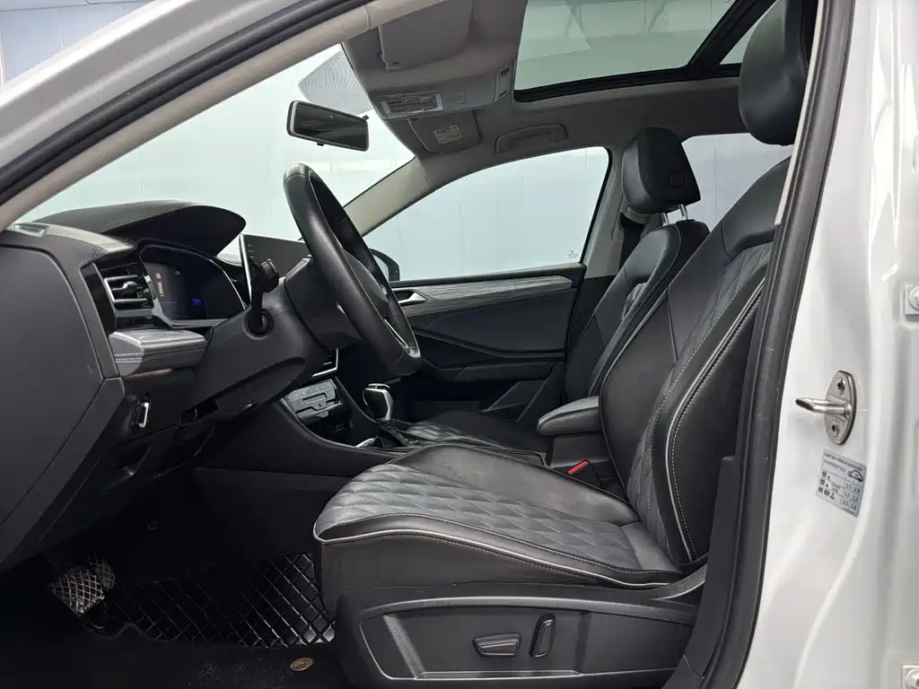 Volkswagen Sagitar 2022