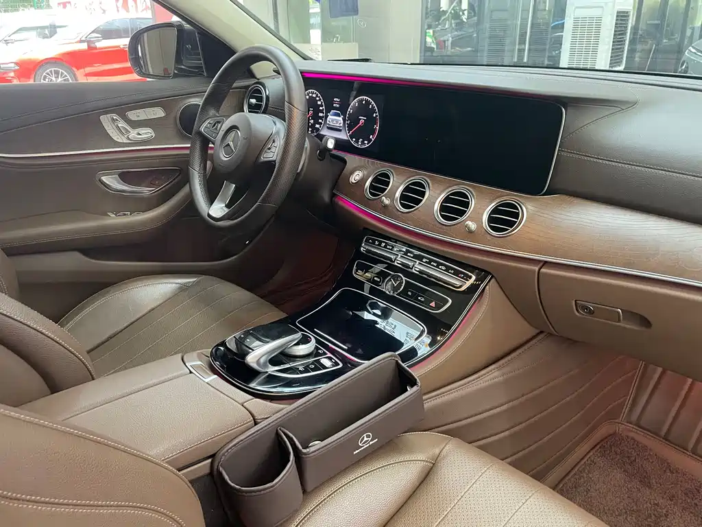 Mercedes-Benz E-Class 2017 — фото 19