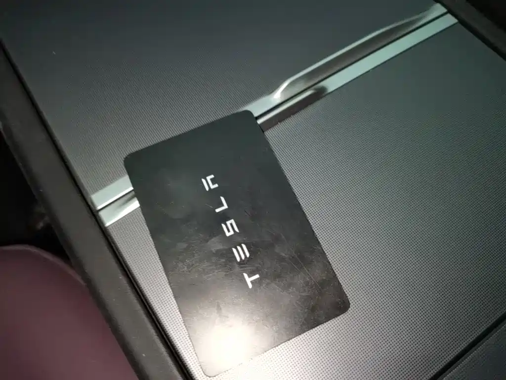 Tesla Model 3 2025 — фото 9