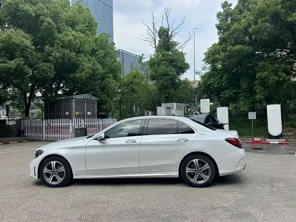 Mercedes-Benz C-Class 2020