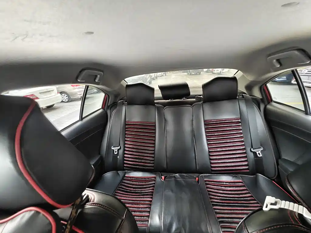 Toyota Yaris L 2021 — фото 16
