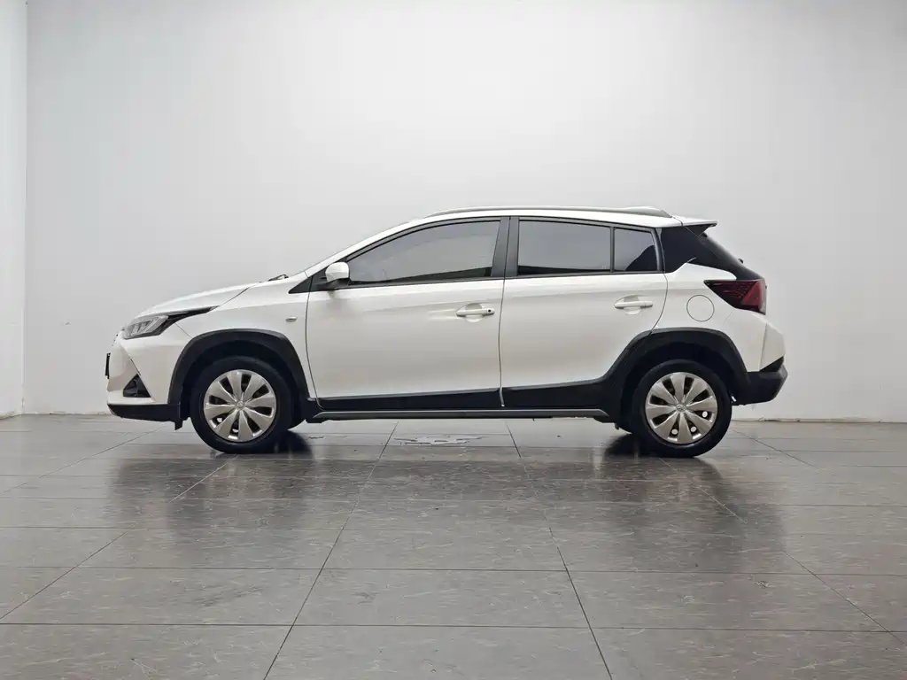 Toyota Yaris L 2020 — фото 10