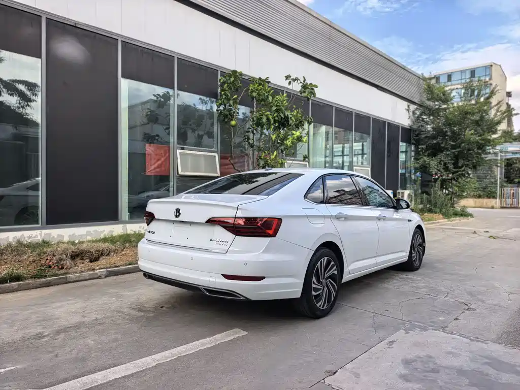 Volkswagen Sagitar 2021