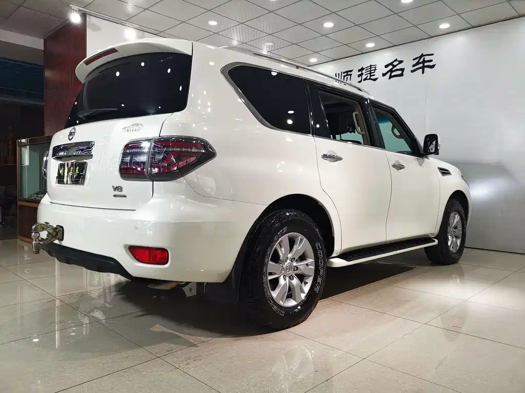 Nissan Patrol 2016 — фото 23