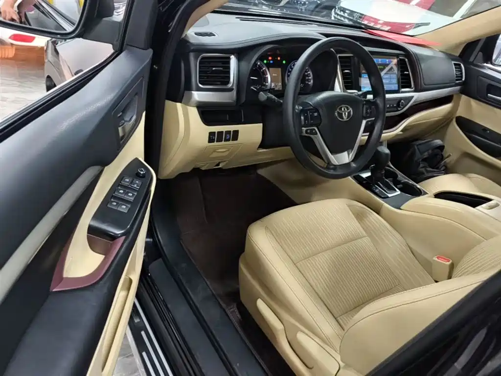 Toyota Highlander 2018 — фото 16