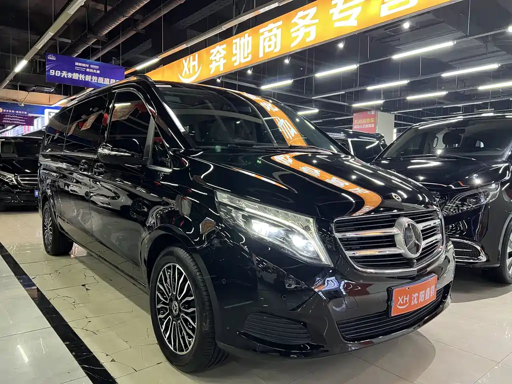 Mercedes-Benz V-Class 2019 — фото 1
