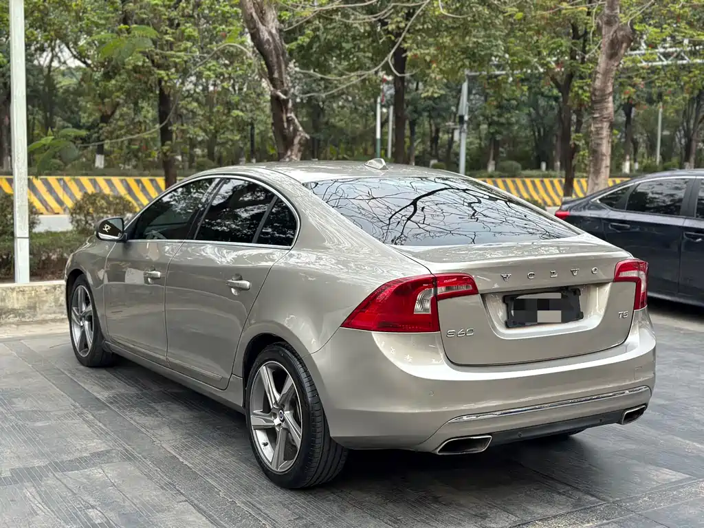 Volvo S60 2014 — фото 4