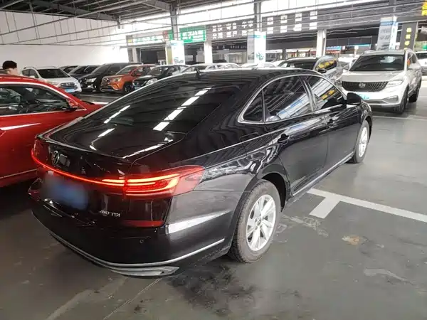 Volkswagen Passat 2023