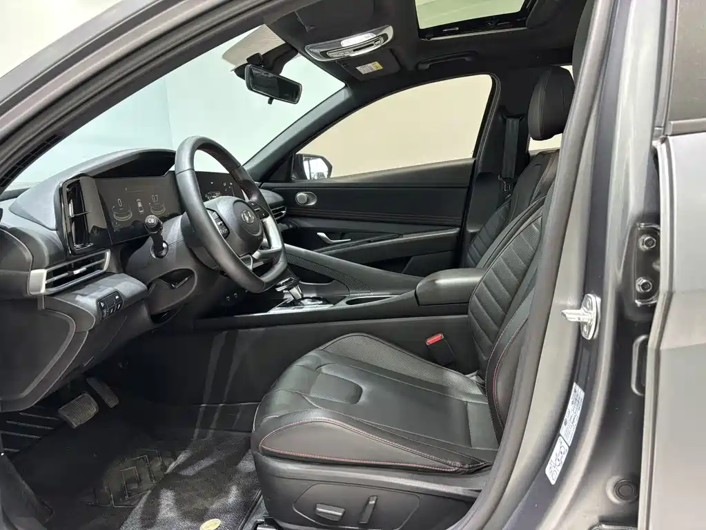 Hyundai Elantra 2023