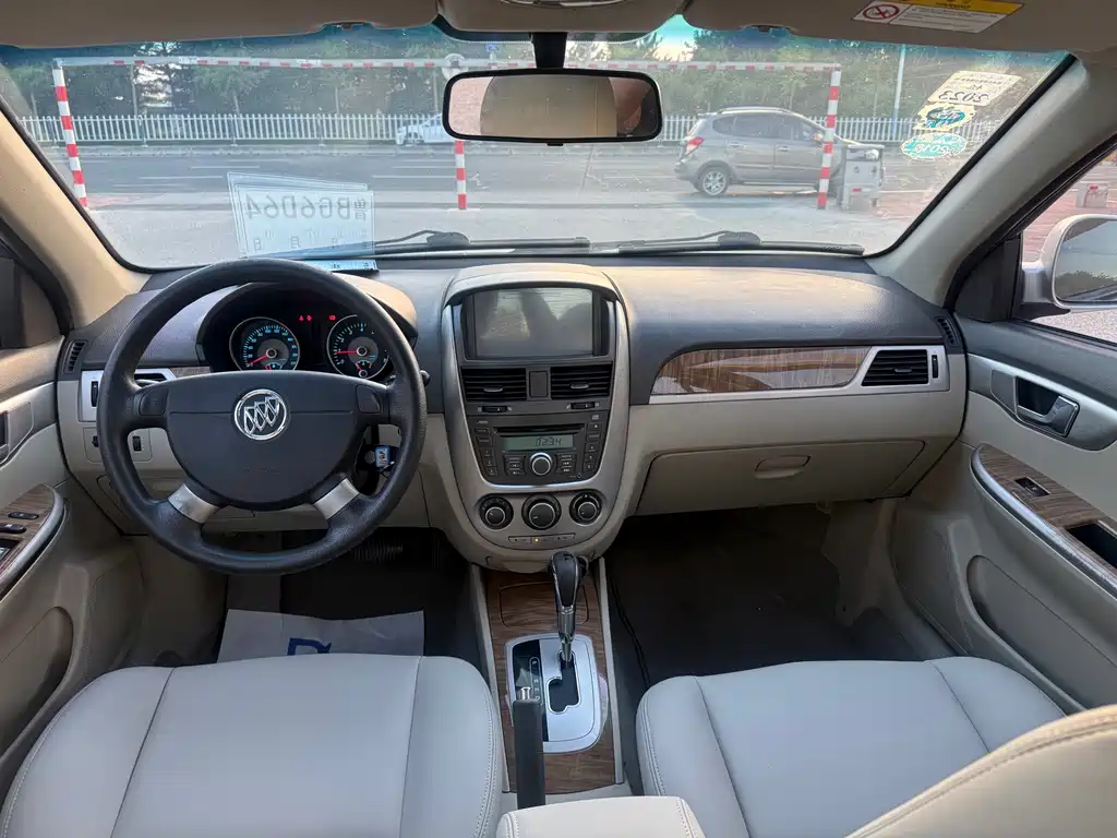 Buick Excelle 2015 — фото 8