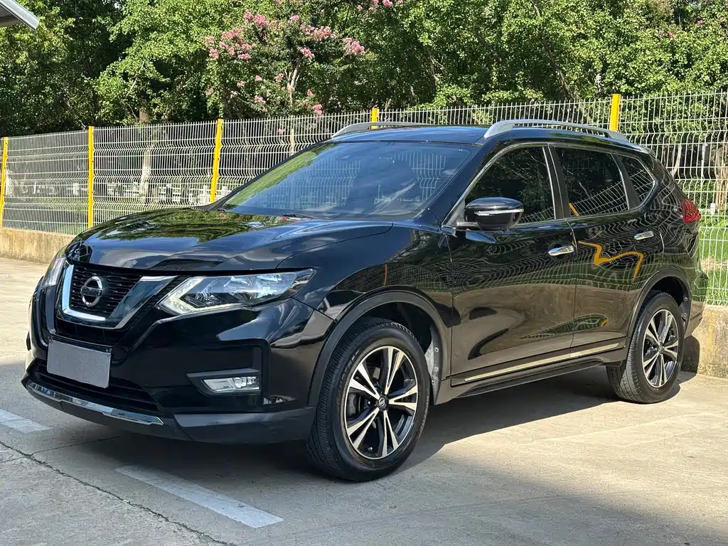 Nissan X-Trail 2017 — фото 1