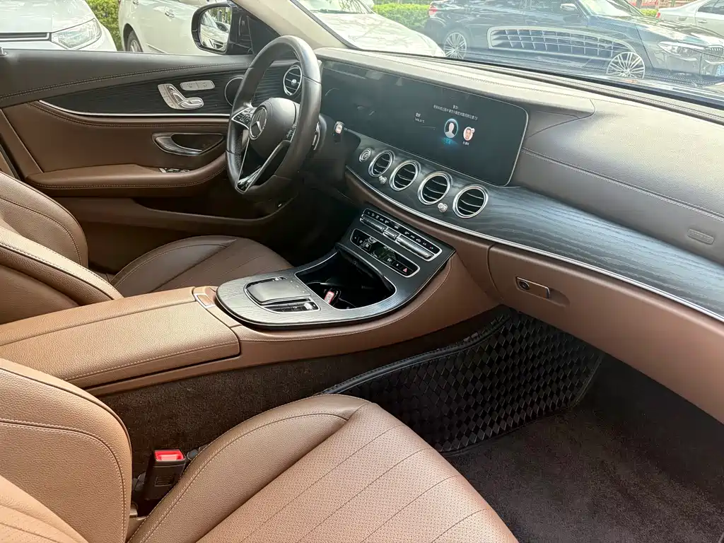 Mercedes-Benz E-Class 2023 — фото 22