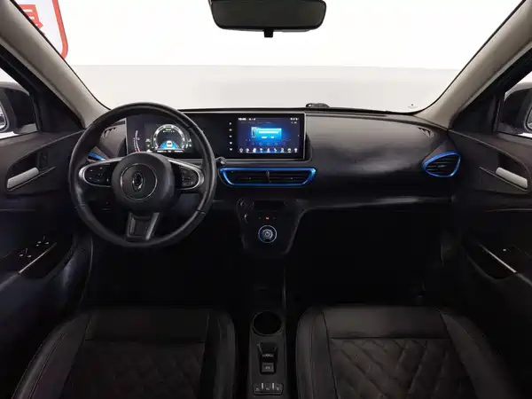Ora White Cat 2021