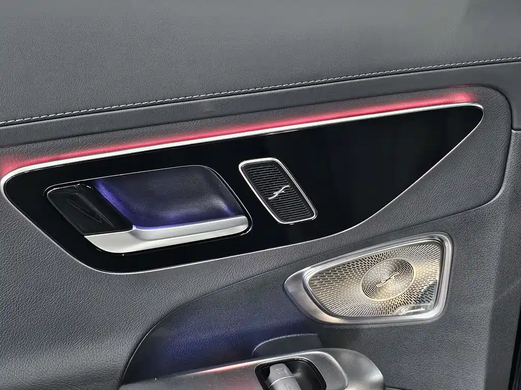 Mercedes-Benz C-Class 2023 — фото 13