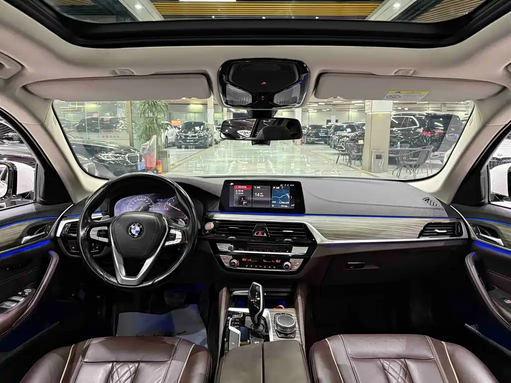 BMW 5 Series 2020 — фото 15