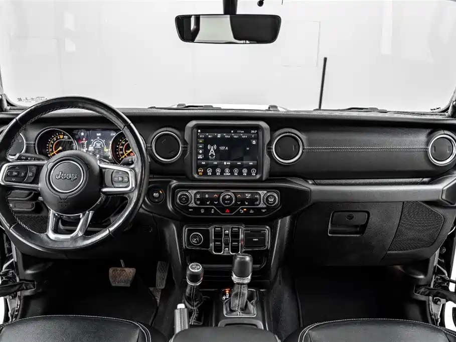 Jeep Gladiator 2022 — фото 24