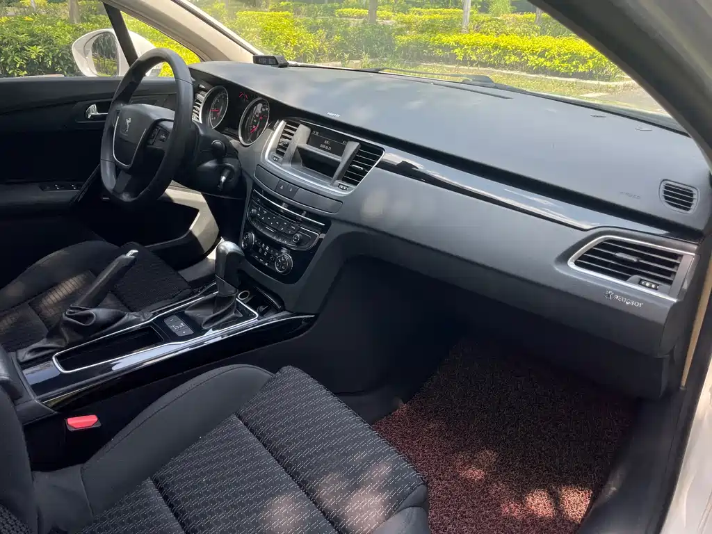 Peugeot 508 2014 — фото 13