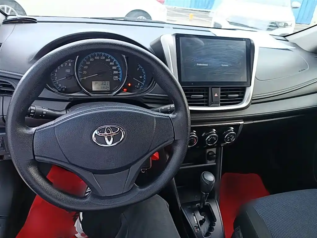 Toyota Yaris L 2019 — фото 10