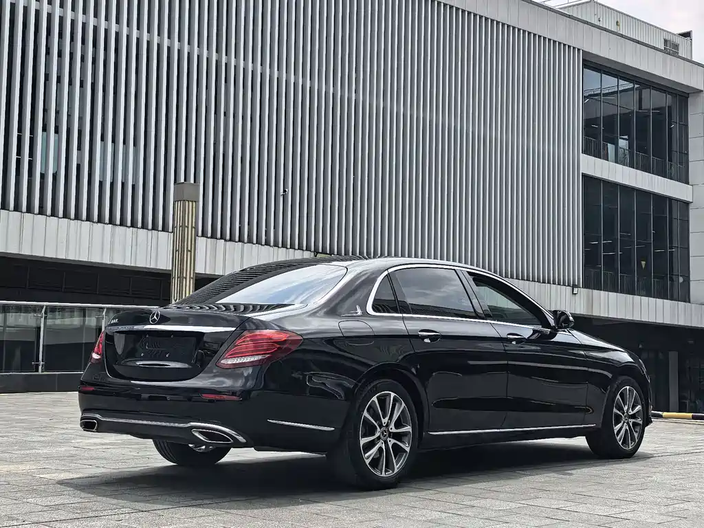 Mercedes-Benz E-Class 2020 — фото 24