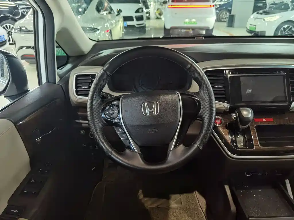 Honda Odyssey 2018 — фото 7