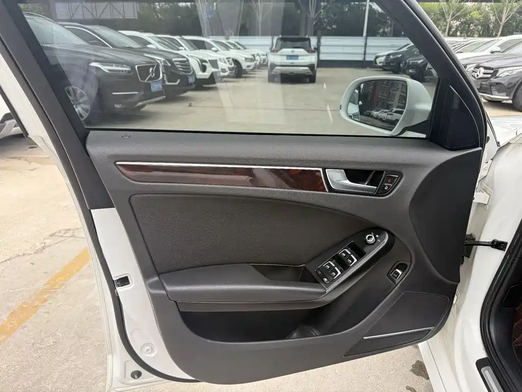 Audi A4L 2014