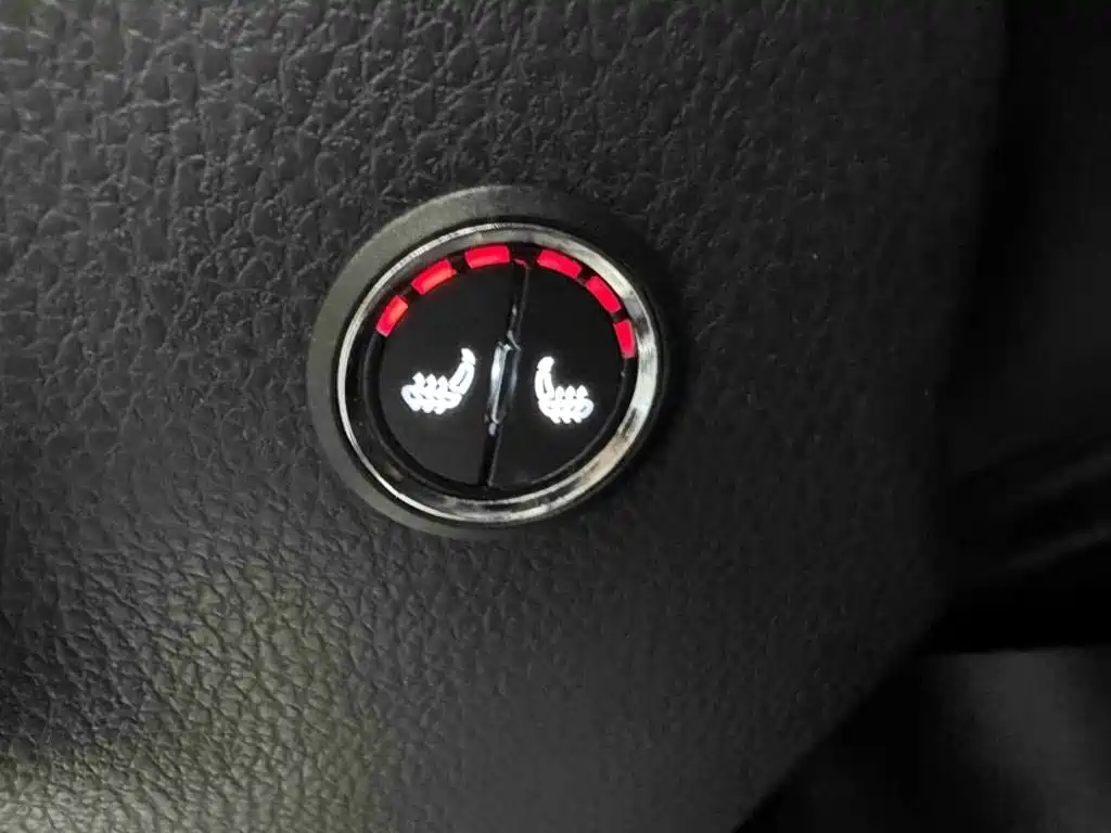 Toyota Yaris L 2023 — фото 14