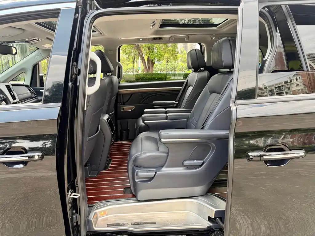 GAC Motor Trumpchi M8 2021 — фото 17