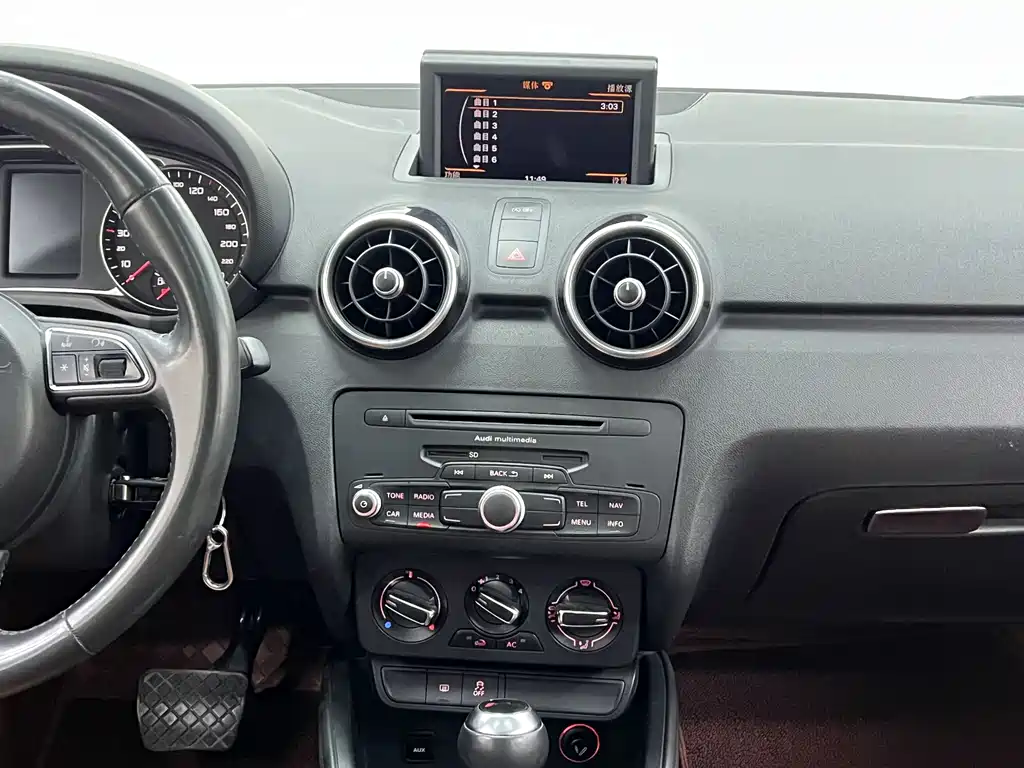 Audi A1 2013 — фото 16